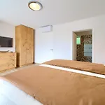 Zala Villa Rasopasno